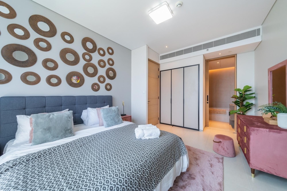 DXB - Address JBR - 705 - DM