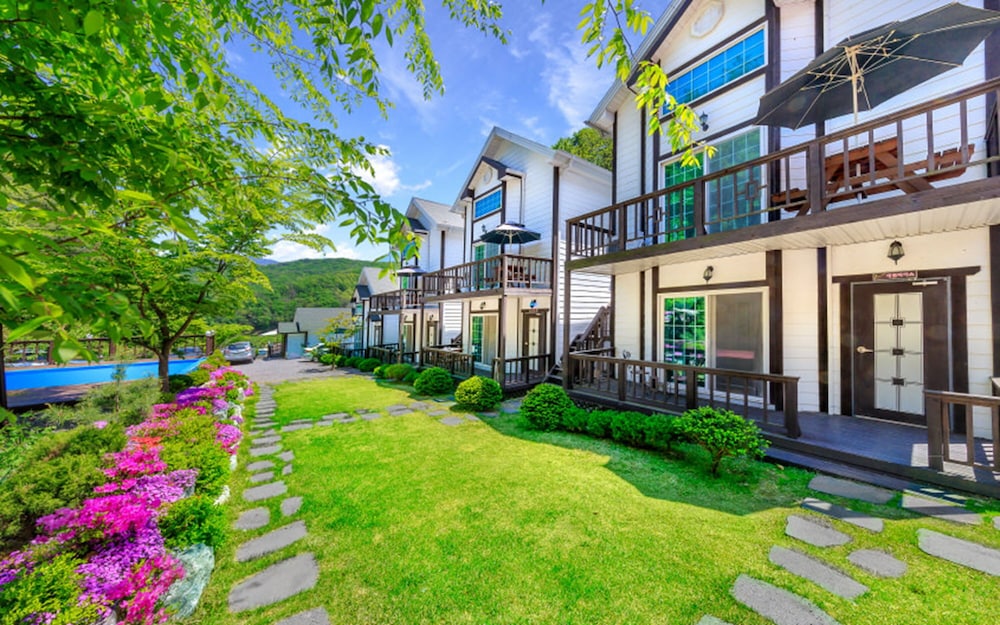 Sky Wind and Star SPA Pension view 3