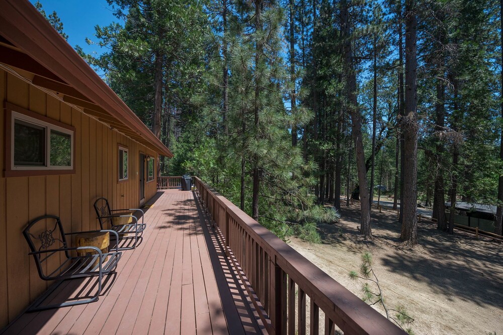 Yosemite Scenic Wonders - Bass Lake Area