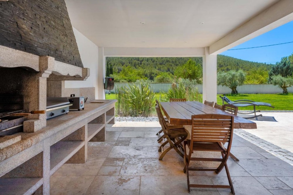 Villa With Heated Swimming Pool spa gym and Cinema