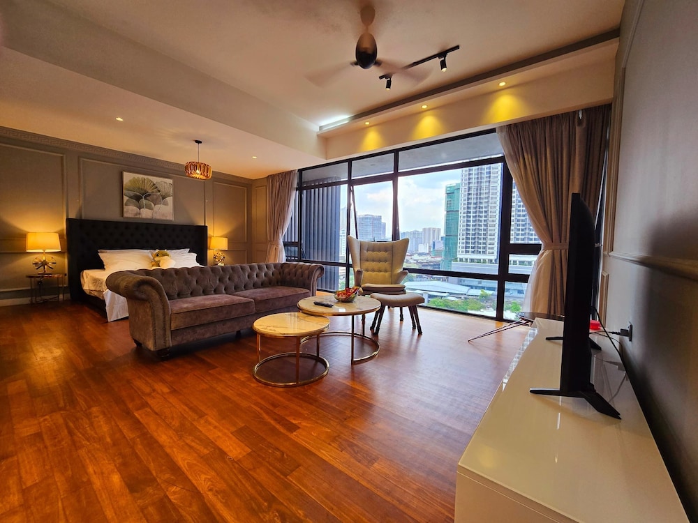 Comfy Studio Anggun KLCC 2PAX Netflix