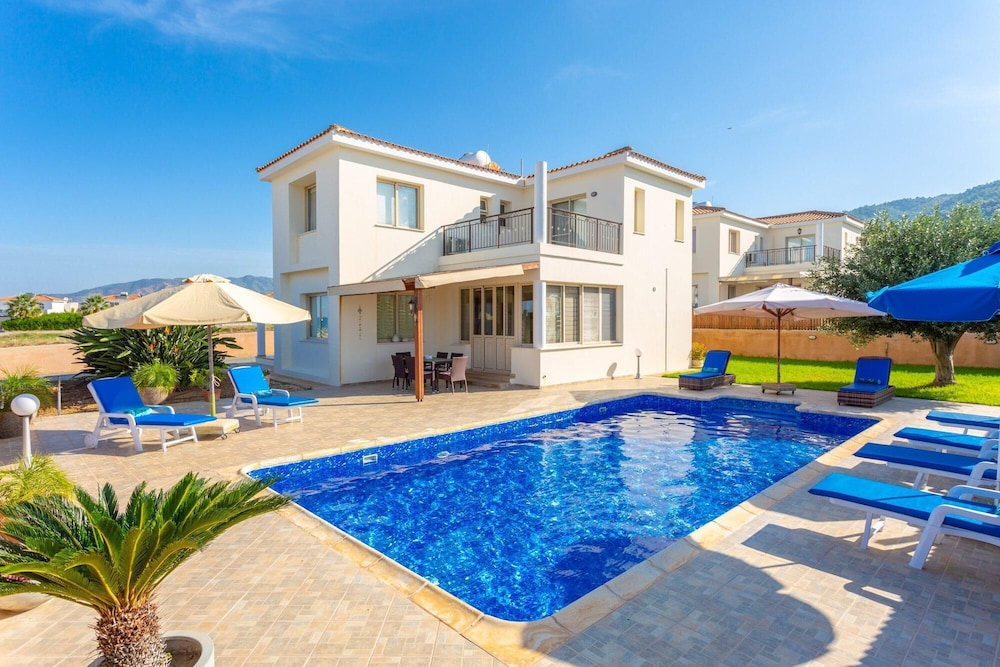 Villa Seashore One Large Private Pool Walk to Beach Sea Views A C Wifi - 3150 view 3
