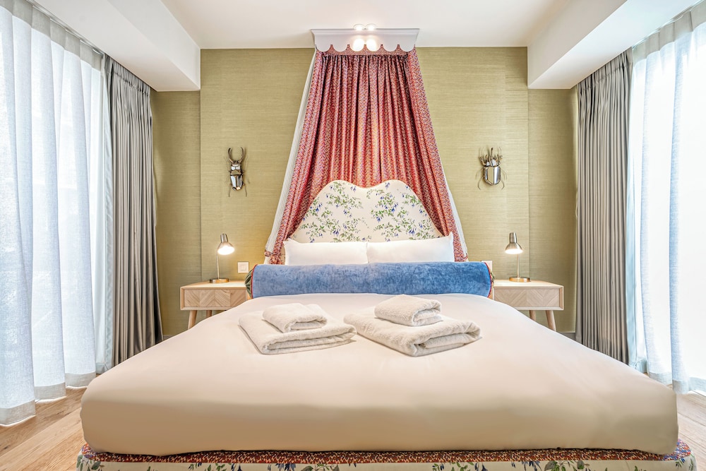 Luxury flats near Big Ben and London Eye