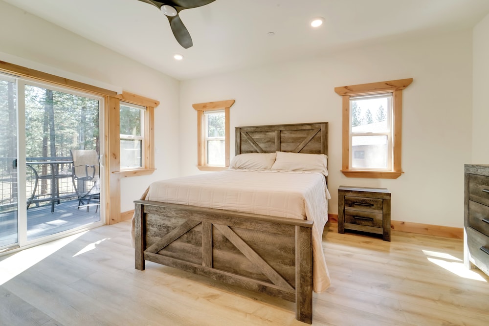 7 Mi to Lake Davis: Family Outdoor Retreat w/ Deck
