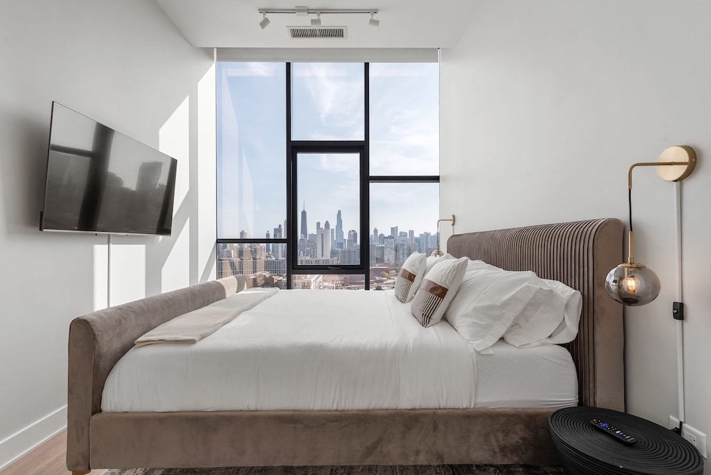 River West 2 Penthouses Skyline Group Comfort