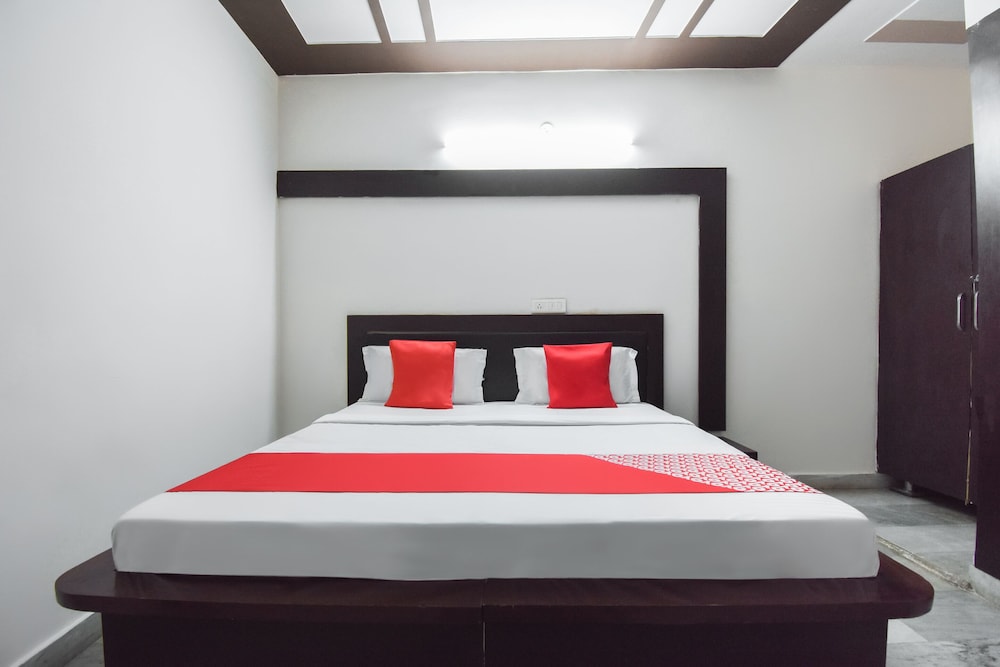 OYO 48899 Hotel V Seven - Property Image 1