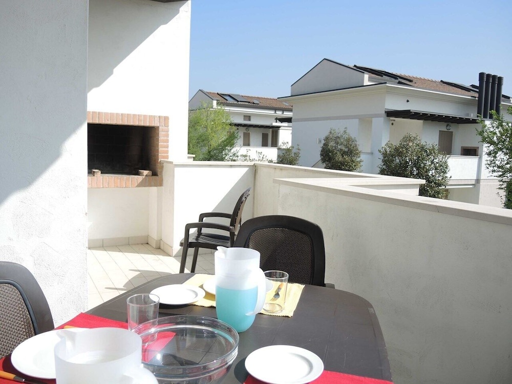 Homely Apartment With Swimming Pool in a Village