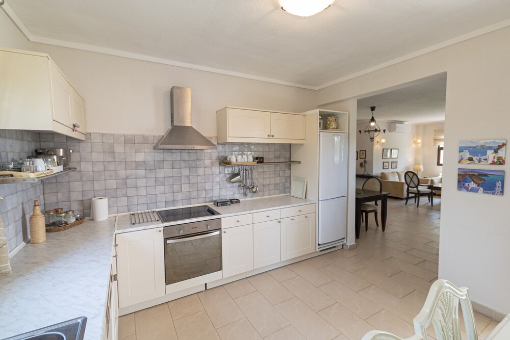 Alex Billy House by Travel Pro Services