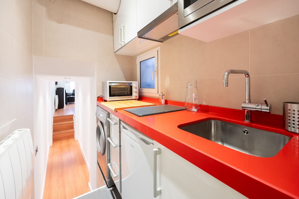 Prado in Madrid With 1 Bedrooms and 1 Bathrooms