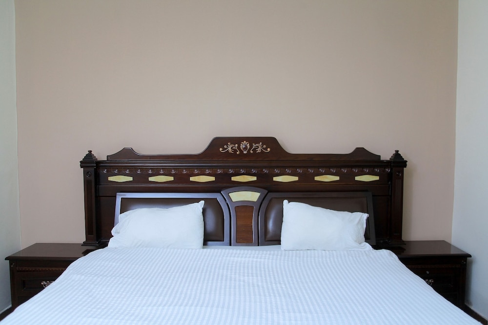 Bnow Hotel