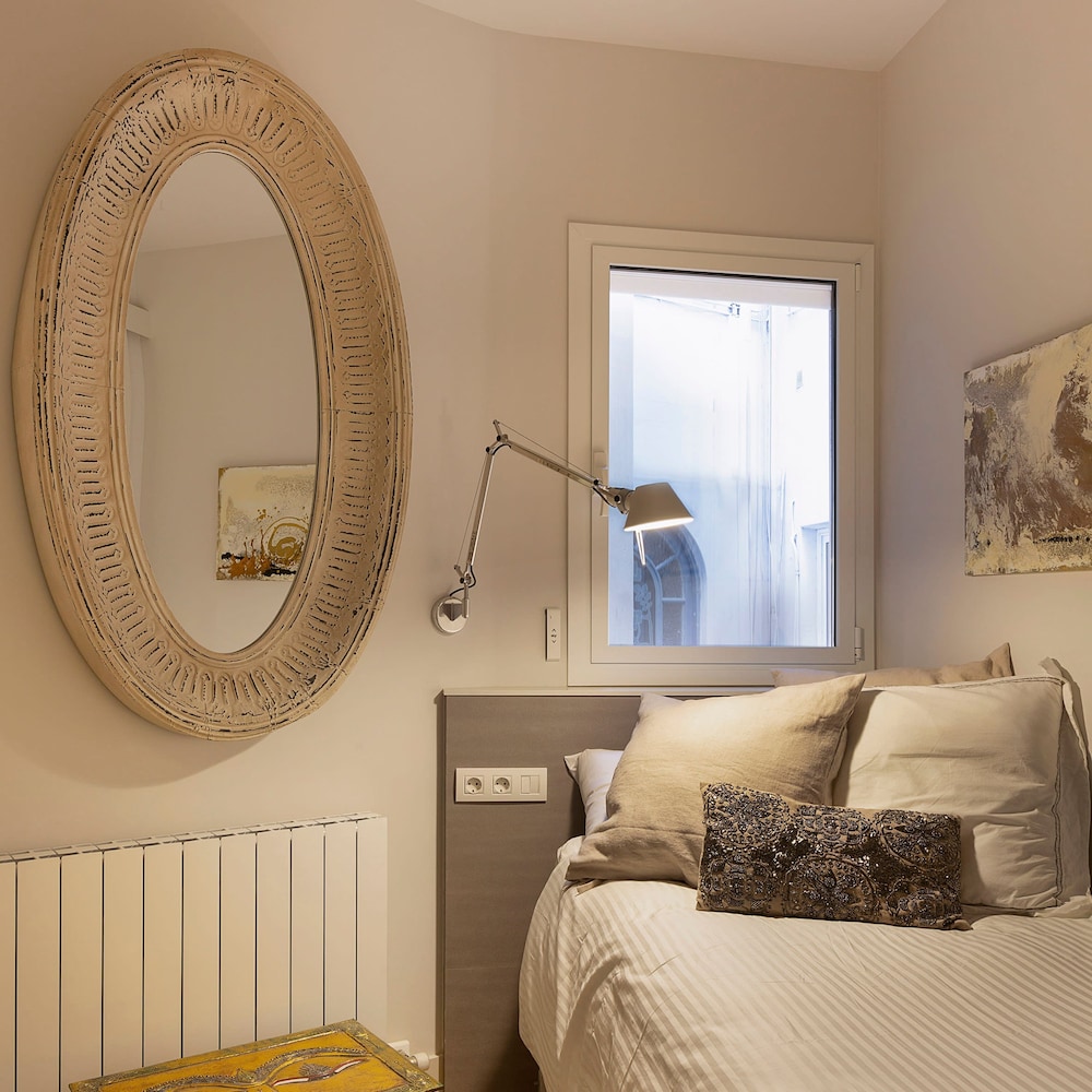 The Avenue 2BR Luxury Unit in Diagonal Ave