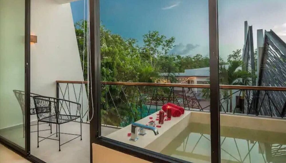 Studio W/private Pool Gym Relaxing Green Areas
