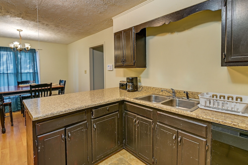 Fayetteville Vacations - Fayetteville Vacation Rental w/ Yard! - Property Image 14