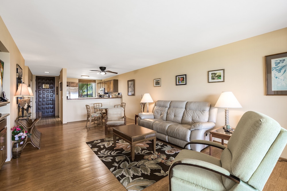 Country Club Villas #216 2 Bedroom Condo