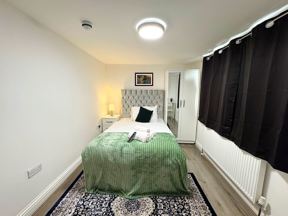 Heathrow Lodge B&B