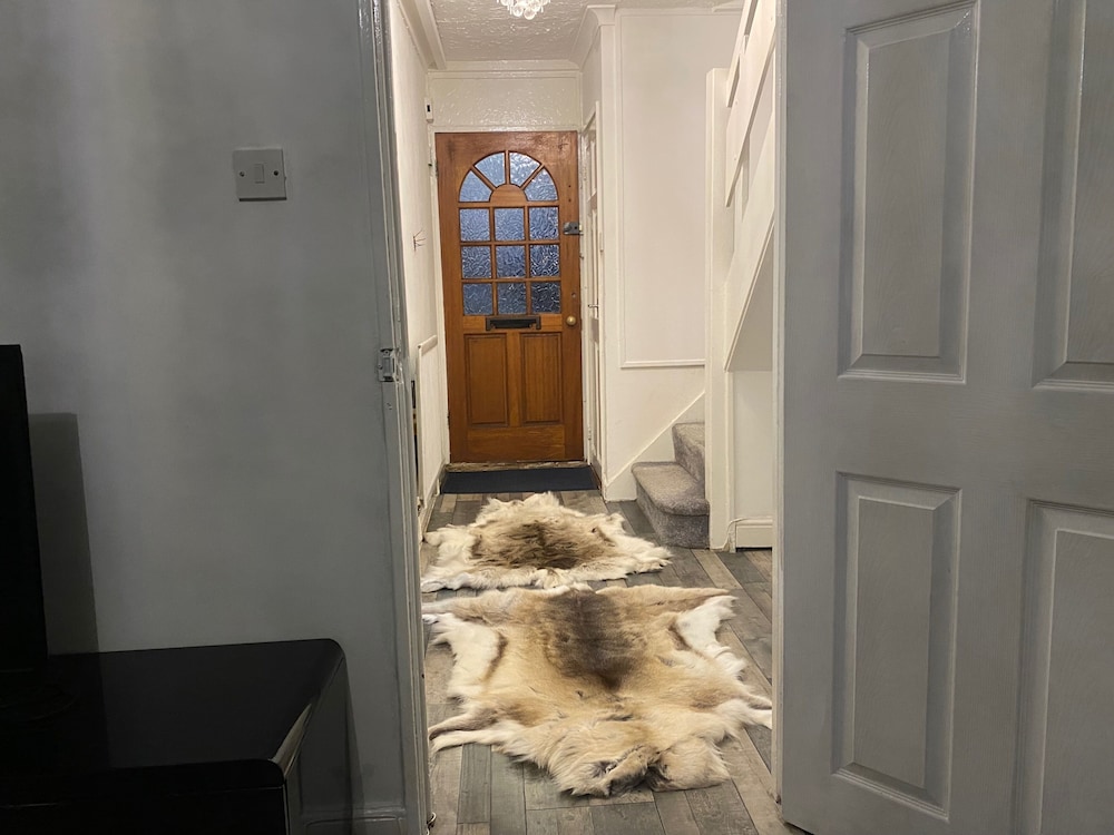 London Charm - 3 Bedroom House Near Canary Wharf