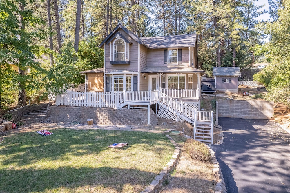 Grass Valley Vacation Rental w/ Private Pool view 5