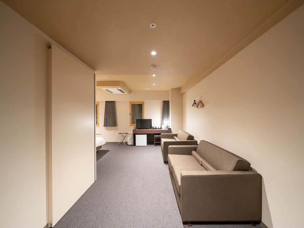Shinsaibashi ARTY Inn 11