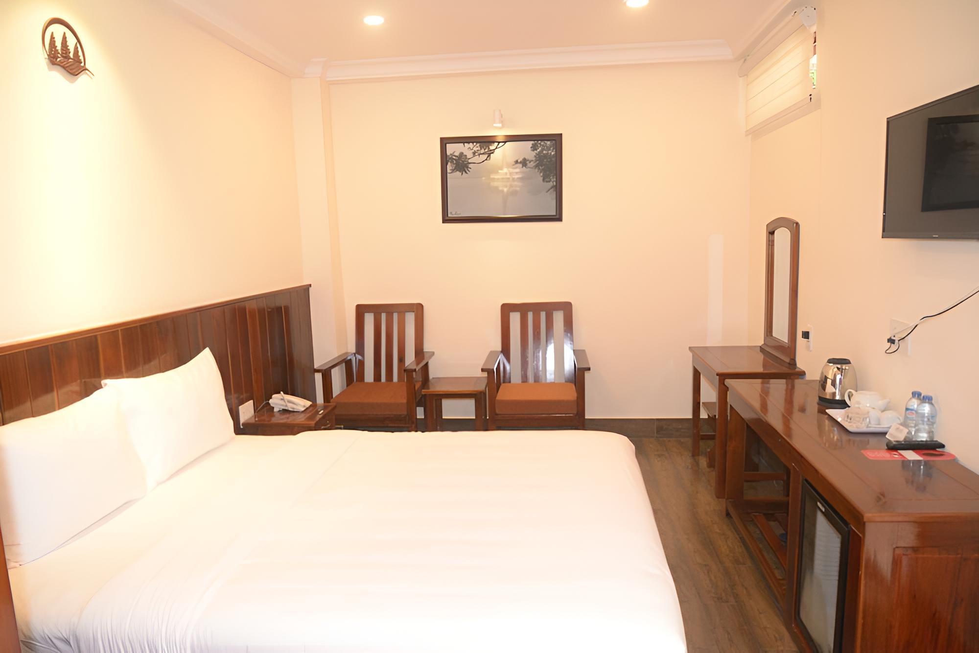 Lake View Hotel
