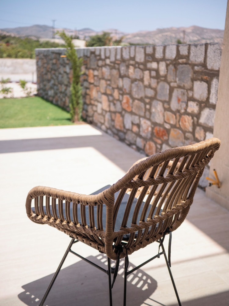 Aethrion Luxury Villas & Suites
