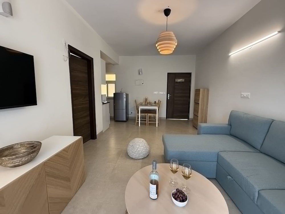 Stylish 1BR in North Goa- 5 Mins to Candolim Beach