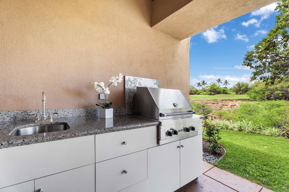 Golf Course View - Conveniently Located - Vrkcv