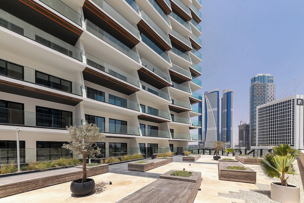 Binghatti Canal 1BR with view on Marina
