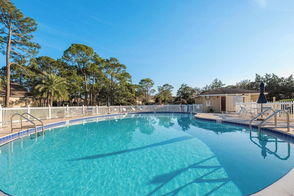 Seascape - Across From Pool and Tennis - Beach