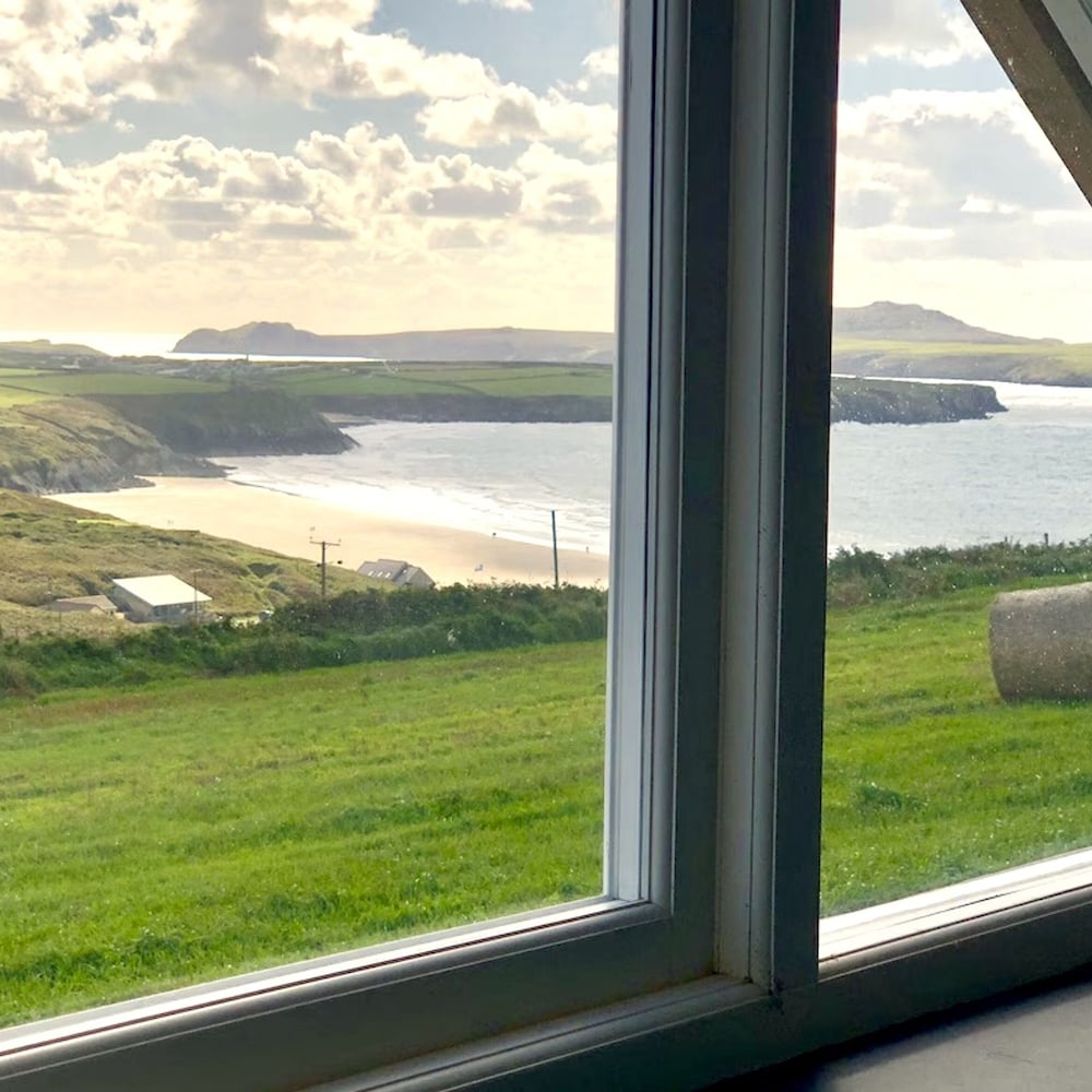 Swn y M r - 1 Bedroom Cottage - Whitesands view 4