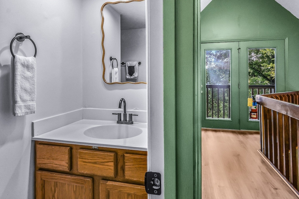 Smoky Mountain Bliss 2 Bedroom Cabin