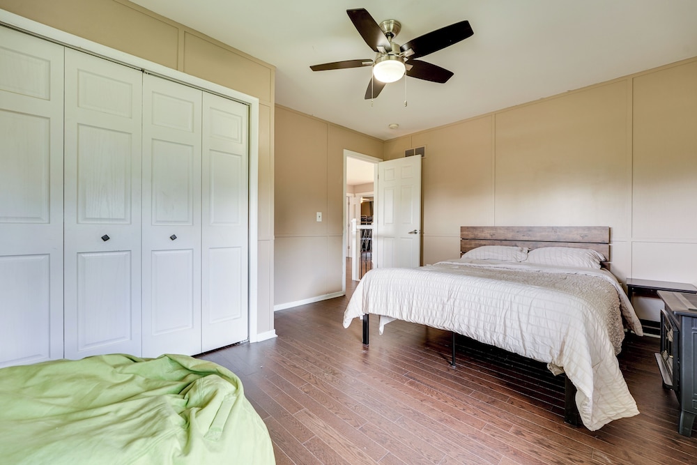 Spacious Family Getaway: 8 Mi to Main St Ann Arbor