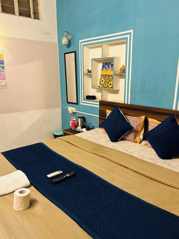 The Pink Chapter Hostel, Jaipur