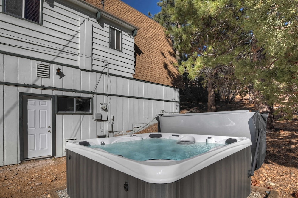 Yosemite Pines Cabin - Sleeps 6