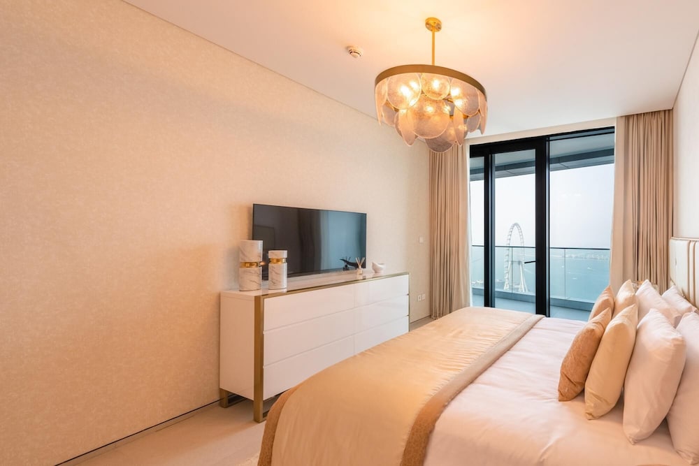 Sea View Urban Retreat in Address JBR