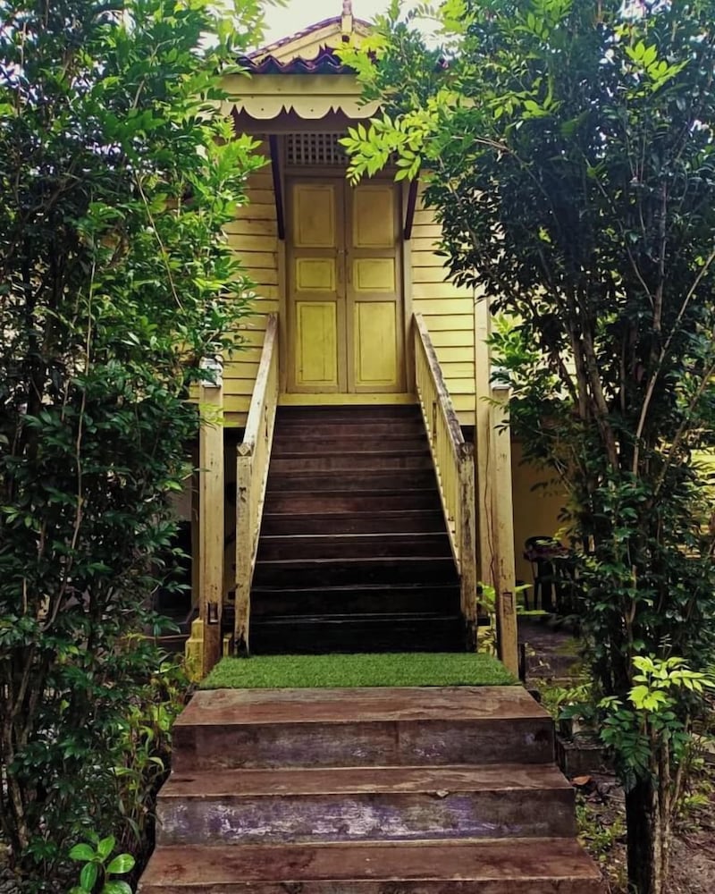 Bagas Zakariah Orchard Lodge