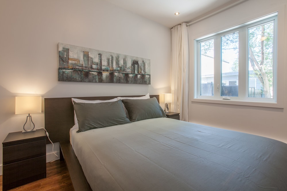 LMVR - LuxApt 3 - 7 bedrooms 2 bathrooms