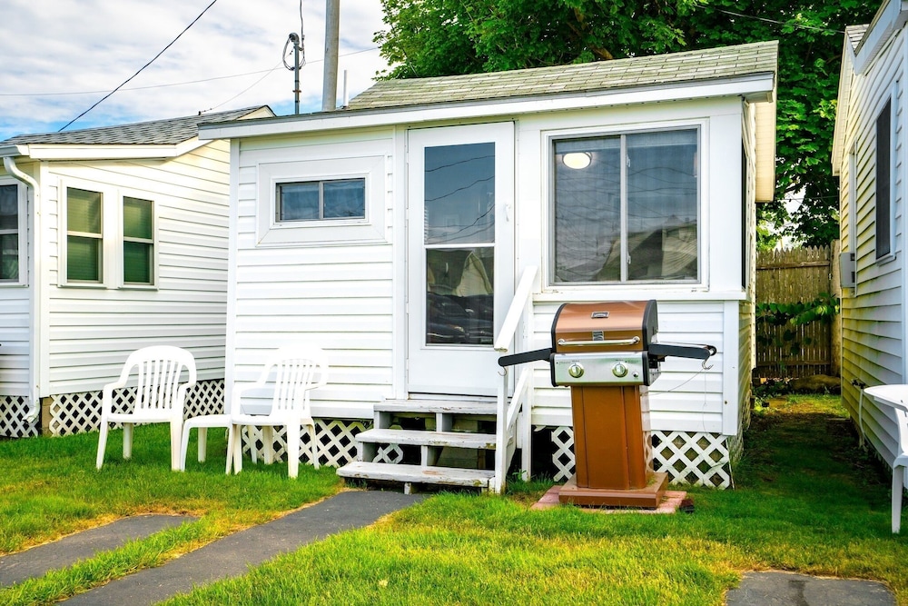 Just Beachy Charming Studio!