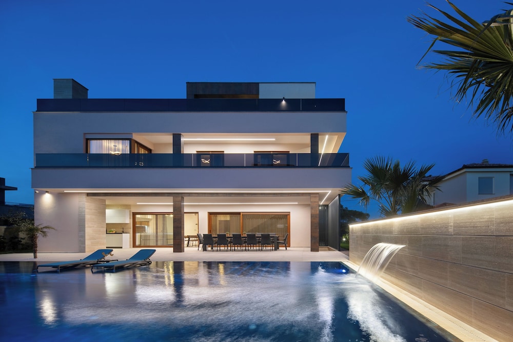 Malibu Royal