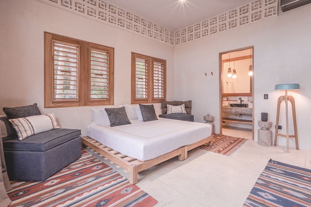 Anana Casa Kaab Kaan Rooftop Pool Beachfront