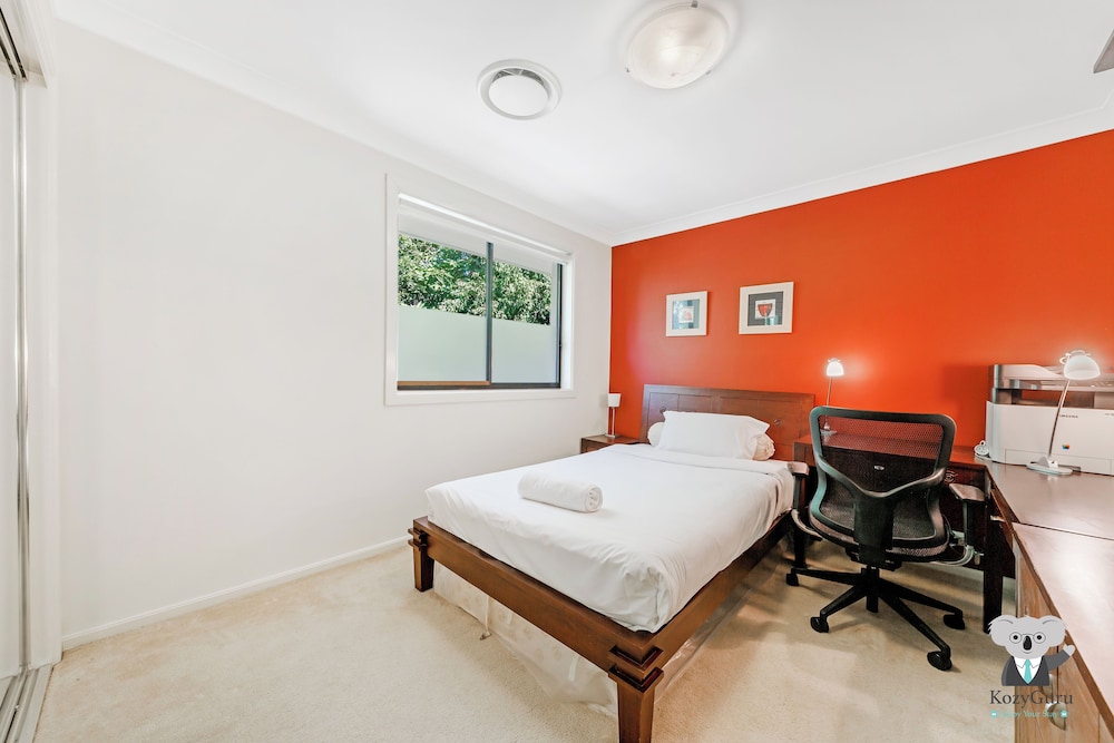 Kozyguru | Westleigh | 4 Bed Room | Free Parking