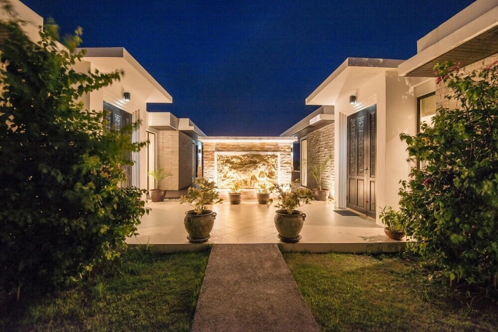 Hotel Resort Pool Villa With 5 Bedrooms TS1 - Image 1