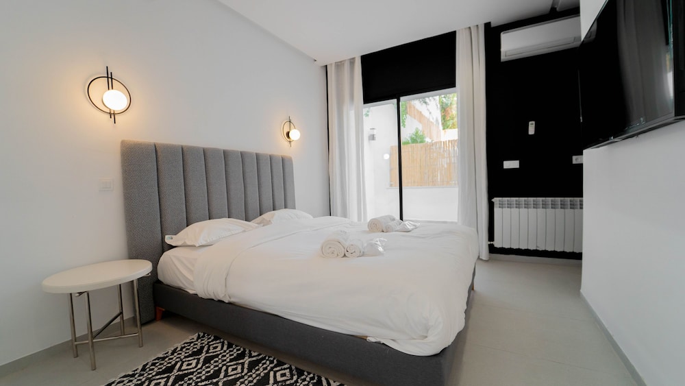 Aurora La Marsa Jacuzzi Modernit Charme