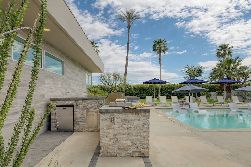 The Polo Villas by AvantStay – Modern Oasis Near Empire Polo Club