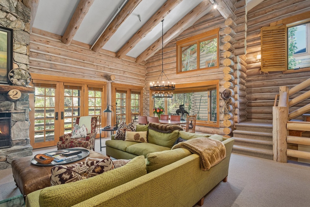 Pine Inn at Trail's End Lodge - Three Bedroom Residence with Spa #2 3 Condo