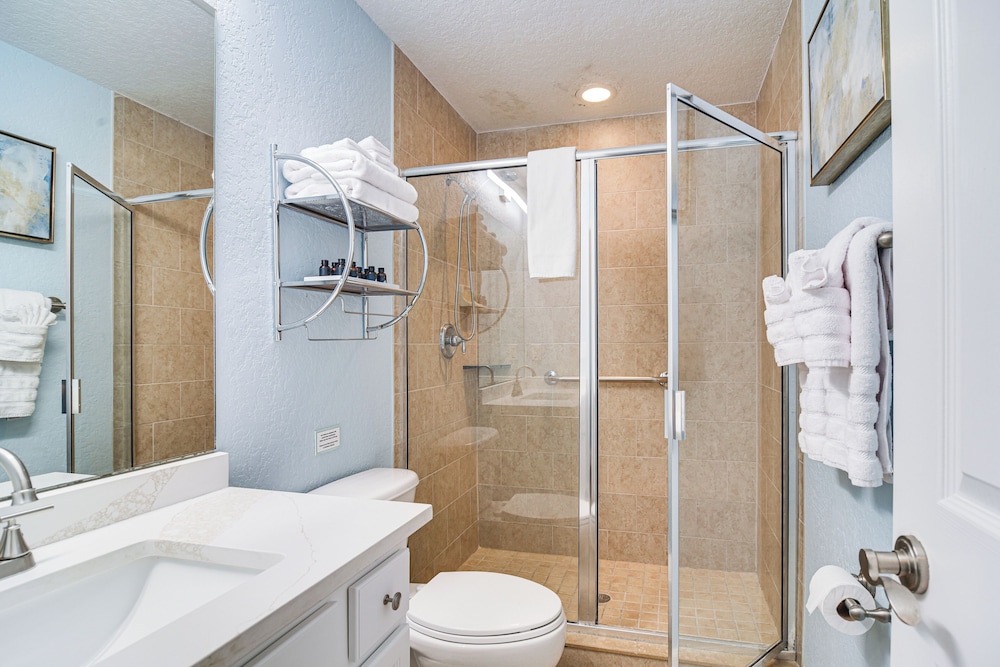 Treasure Island Condo: Gulf-view Balcony
