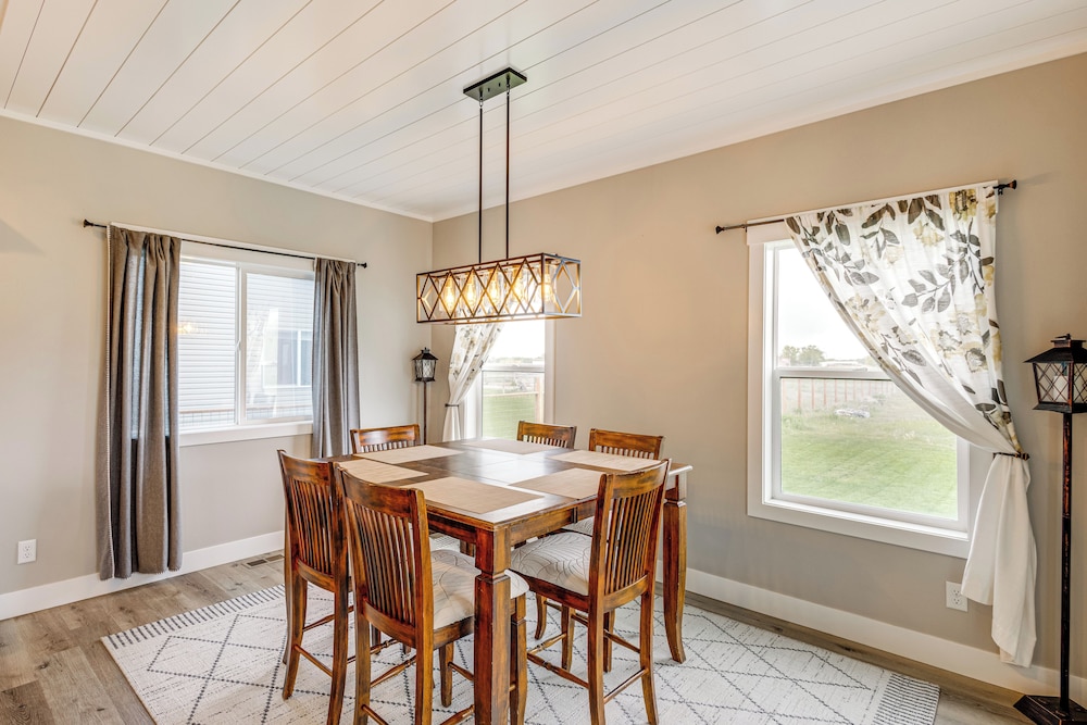 4 Mi to Snake River: Family Home w/ Yard in Rigby