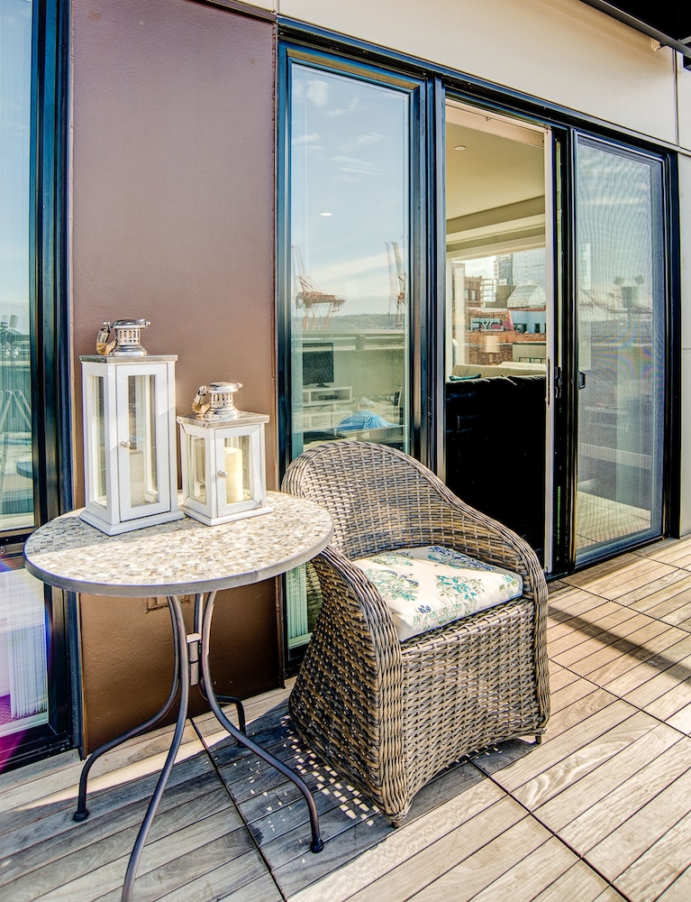 Pelicanstay in Stadium District