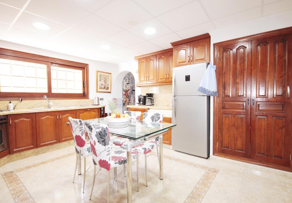 El Delfin in J vea With 4 Bedrooms and 3 Bathrooms