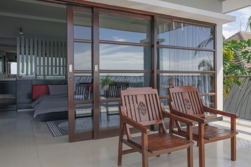 Blue Marlin 6-BR Villa Singaraja Bali