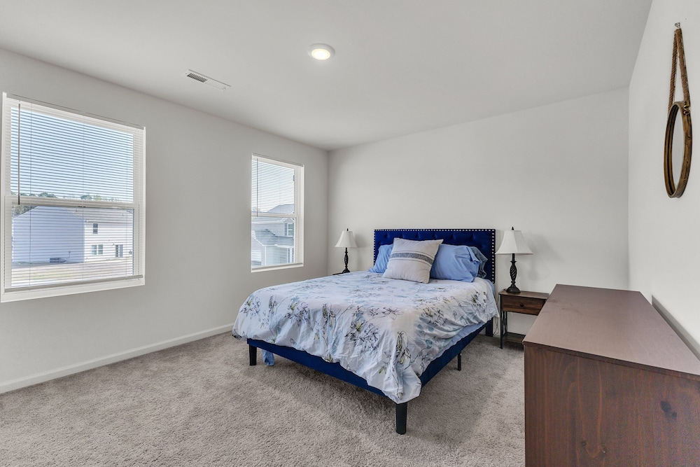 Quiet Retreat Perfect for Families 5 Bedroom Home